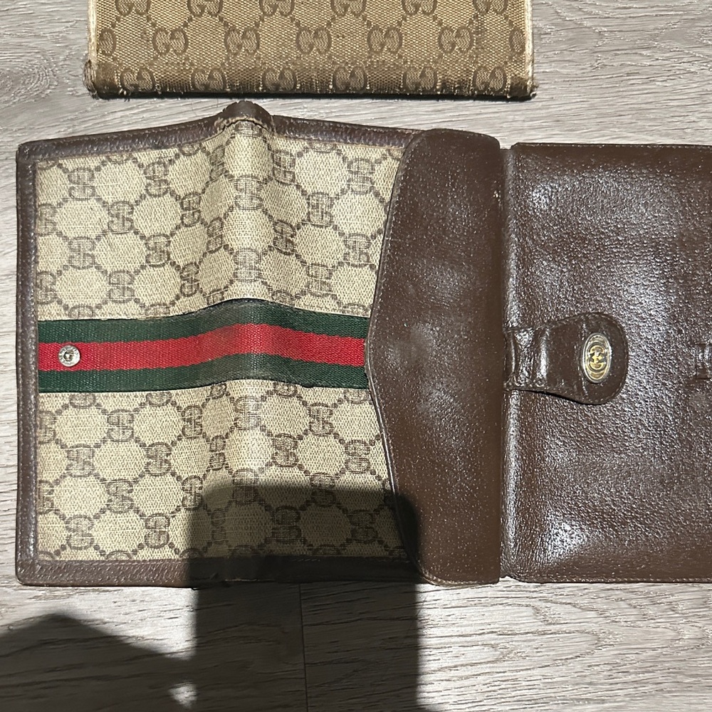 Designer Wallet Set with Signature Patterns - Picture 4 of 12